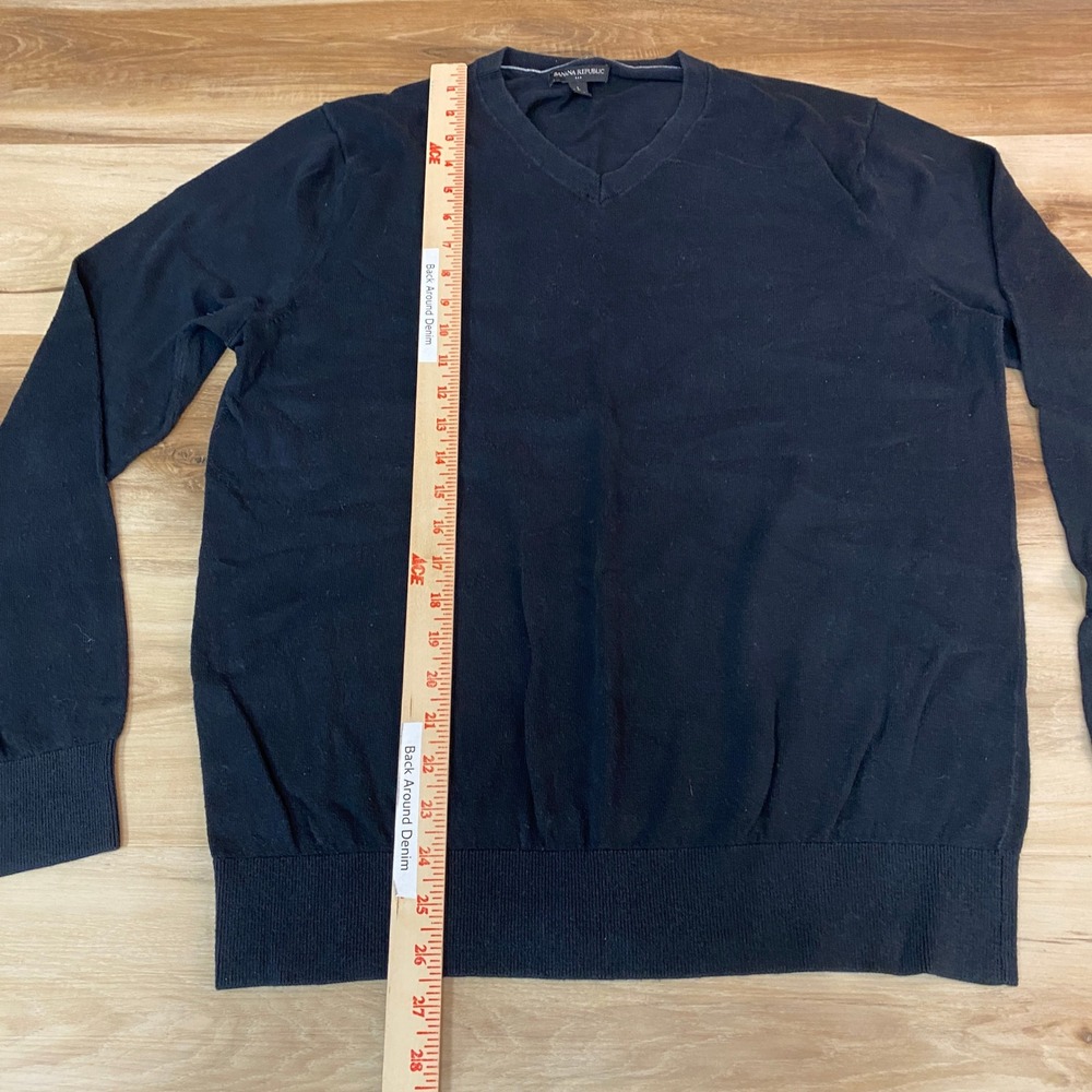 Banana Republic V-Neck Sweater Mens Large Soft Knit Pullover Classic Black - Picture 4 of 8